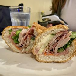 Saigon Pho - Classic banh mi