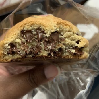 Teddy V Patisserie - Chocolate chip cookie - Patisserie/Cake Shop Near Me - Austin, Texas Teddy V Patisserie - Chocolate chip cookie - Patisserie/Cake Shop Near Me - Austin, Texas