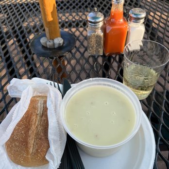 Bossa Fish - Small NEW ENGLAND CLAM CHOWDER 16OZ - Seafood Near Me - Elizabeth, New Jersey