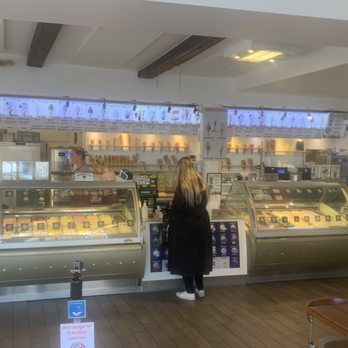 Isvaflen - Laden Bereich - Ice Cream & Frozen Yogurt Near Me - Ribe, 83 Isvaflen - Laden Bereich - Ice Cream & Frozen Yogurt Near Me - Ribe, 83
