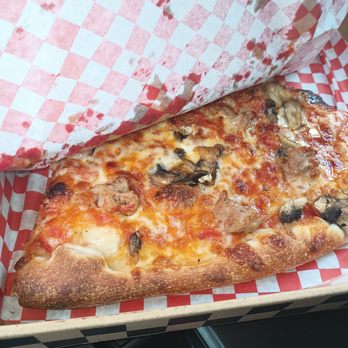 8 Moose Pizzeria - Sausage & mushroom - Pizza Near Me - Orinda, California 8 Moose Pizzeria - Sausage & mushroom - Pizza Near Me - Orinda, California