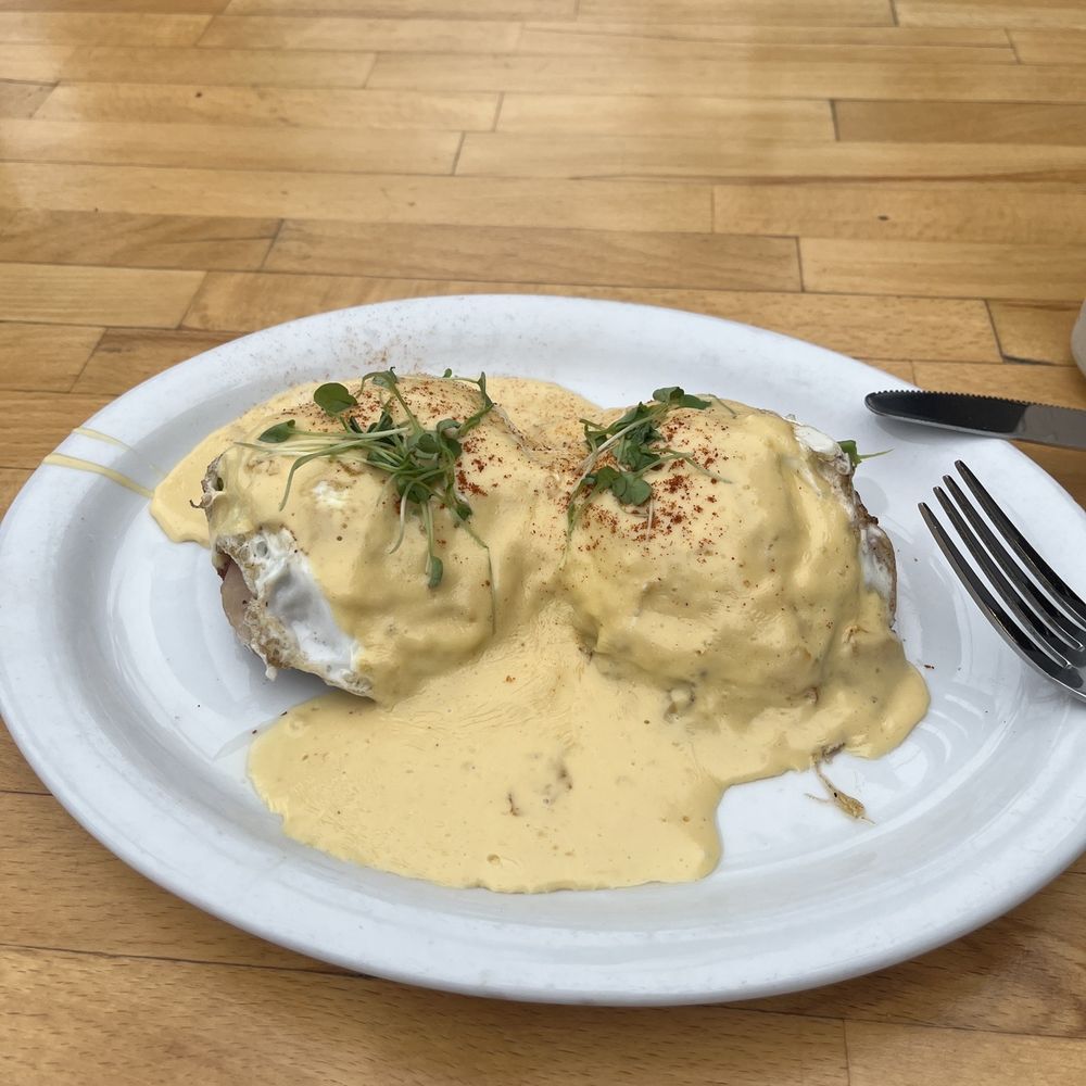 Nectarine Grove - Eggs Benedict - New American Near Me - Encinitas, California Nectarine Grove - Eggs Benedict - New American Near Me - Encinitas, California