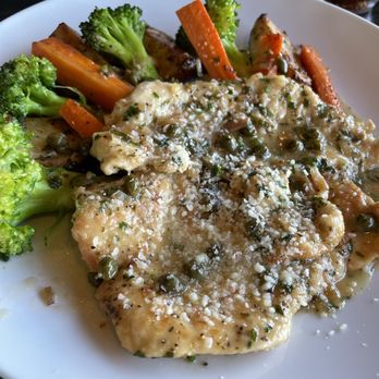 La Pasta - Chicken Lemon Caper - Italian Near Me - Lynwood, California La Pasta - Chicken Lemon Caper - Italian Near Me - Lynwood, California