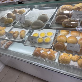 Grandpa Chen Char Siu Bao - Display with fresh buns! - Chinese Near Me - Flushing, New York Grandpa Chen Char Siu Bao - Display with fresh buns! - Chinese Near Me - Flushing, New York