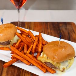 Prime 7 Bar & Restaurant - Sliders with fries