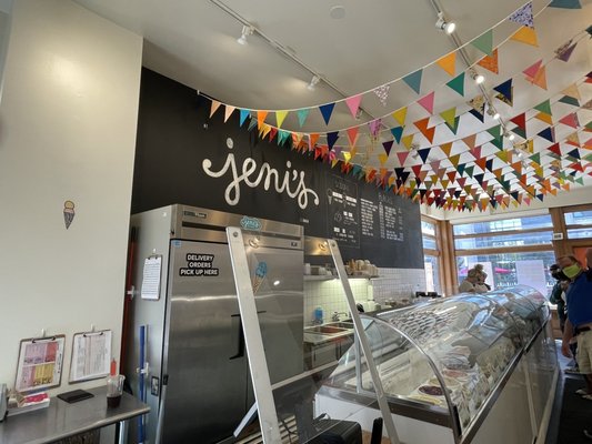 Jeni's Splendid Ice Creams by null