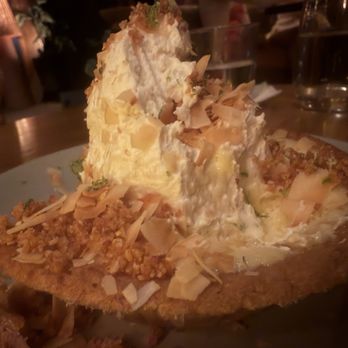 Earls Kitchen + Bar - Key Lime Pie - Cocktail Bars Near Me - Honolulu, Hawaii Earls Kitchen + Bar - Key Lime Pie - Cocktail Bars Near Me - Honolulu, Hawaii