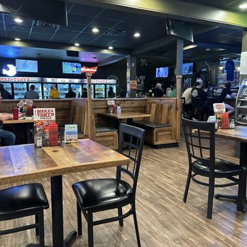 Mike and Tony's Gyros - Restaurant & bar - Mediterranean Near Me - Pittsburgh, Pennsylvania Mike and Tony's Gyros - Restaurant & bar - Mediterranean Near Me - Pittsburgh, Pennsylvania