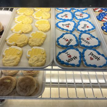 2tarts Bakery - Wurstfest treats. 11/2023 - Desserts Near Me - New Braunfels, Texas 2tarts Bakery - Wurstfest treats. 11/2023 - Desserts Near Me - New Braunfels, Texas