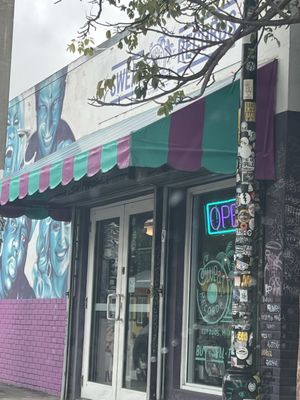 Sweat Records by null