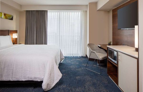 Hilton Garden Inn Waikiki Beach by null