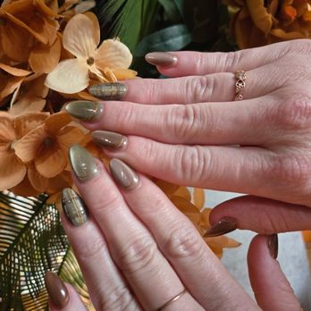 209 Nails Bar - Nail Salons Near Me - Stockton, California