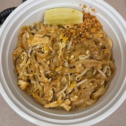 Chicken pad Thai