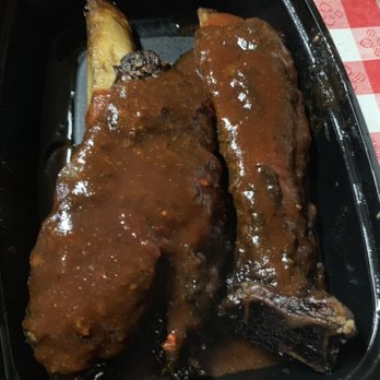 Robert Earl's BBQ - Barbecue Beef Ribs - Barbeque Near Me - Long Beach, California