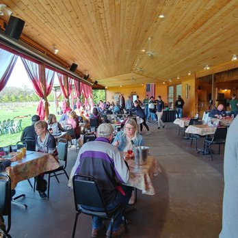 Vino In the Valley - Dining area - American Near Me - Maiden Rock, Wisconsin Vino In the Valley - Dining area - American Near Me - Maiden Rock, Wisconsin
