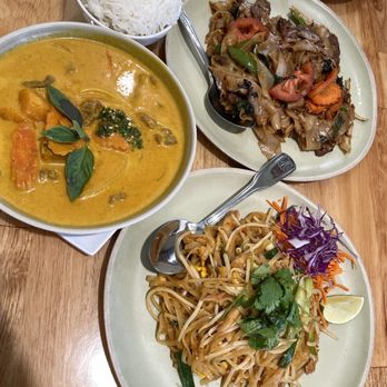 Basil & Co - Drunken Noodles, Yellow Pumpkin Curry, Pad Thai - Thai Near Me - Diamond Bar, California