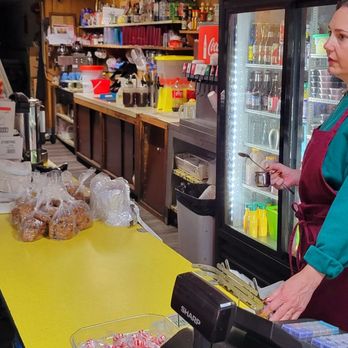Brown Mug Cafe - The counter with seats - Mexican Near Me - Winslow, Arizona