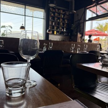 Little Sister - Nice decor - Vietnamese Near Me - El Segundo, California Little Sister - Nice decor - Vietnamese Near Me - El Segundo, California