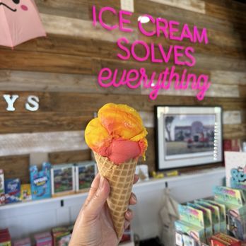 The Scoop On Main - Ice Cream & Frozen Yogurt Near Me - Buckley, Washington