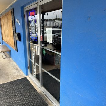 Wahoo's Seafood - Door - Seafood Markets Near Me - Kerrville, Texas