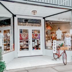 Store-front image of Casa Benedetta.