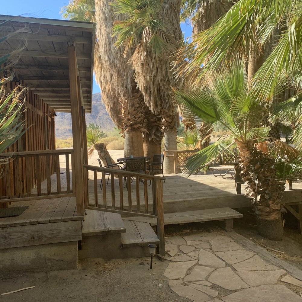 29 Palms Inn - Old Frame cabin - New American Near Me - 29 Palms, California