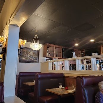 Gino's Ristorante - Inside - Italian Near Me - Palmdale, California Gino's Ristorante - Inside - Italian Near Me - Palmdale, California