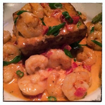 Marlow's Tavern - Crazy good Shrimp and Grits - Gastropubs Near Me - Duluth, Georgia