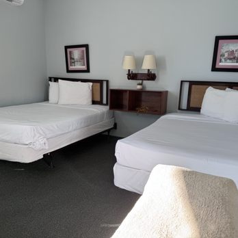 Hotel Melia - The first impression--gross! I lifted the sheets and the mattress on the right did not have a cover and was old and yellow. - Hotels Near Me - Ponce, Puerto Rico Hotel Melia - The first impression--gross! I lifted the sheets and the mattress on the right did not have a cover and was old and yellow. - Hotels Near Me - Ponce, Puerto Rico