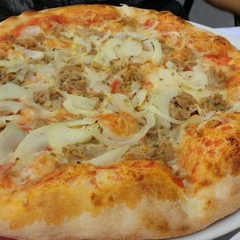 La Massa - Pizza de atún - Pizza Near Me - Vienna, 9