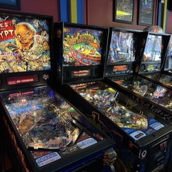 Yestercades - Row of pin ball machines