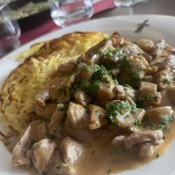 F. Hanselmann s Erben  - Veal, mushrooms and rosti !