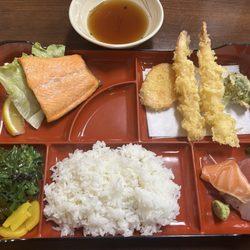 Sushi Den