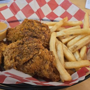 Bolo's Eatery - Chicken tenders and fries. Handbreaded and huge. - Brewpubs Near Me - Richmond, Virginia Bolo's Eatery - Chicken tenders and fries. Handbreaded and huge. - Brewpubs Near Me - Richmond, Virginia