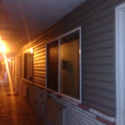 Manistee Crossing Family Resort - View of the doors to rooms