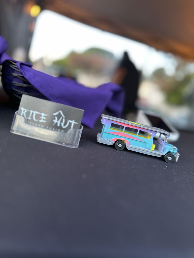 Rice Hut Logo