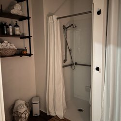 Recovery Studio + Spa - A fully-stocked shower room is just one of the complimentary accommodations that you will enjoy every time you visit.