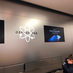 Apple Summit Mall - Genius Bar