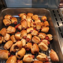 Pretzel Maker - Mini Pretzel Dogs!