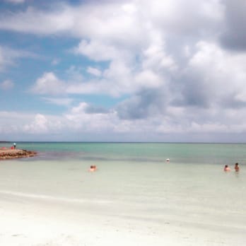 Sombrero Beach - Sombrero beach reading and relaxing - Swimming Pools Near Me - Marathon, Florida