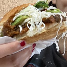 Cemita De Mole