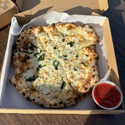Engine 53 Pizza - Pizza Bianca