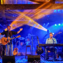 The Barn at Paint Fork - Larry Stewart (Restless Heart) and Richie McDonald (Lonestar) together on our stage.