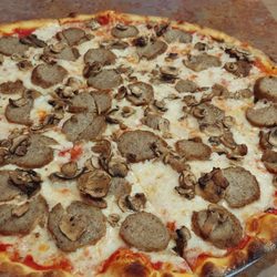 Roma Pizza - Meatball and mushroom pizza