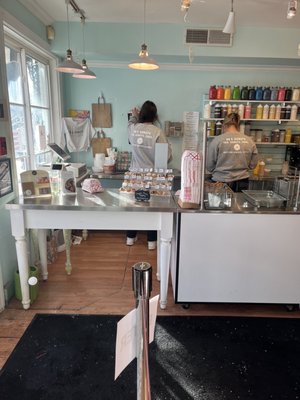 BB's Baby Donuts by null