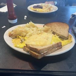 Mill Street Diner - Veggie Omelette with Home Fries