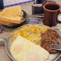 01/23/23 Traditional. Two eggs O/M hash browns healthy turkey sausage thick sourdough toast with the blackberry seedless jam cawfee