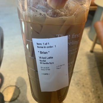Starbucks - Iced Latte / non fat milk / vanilla - Coffee & Tea Near Me - Henderson, Nevada