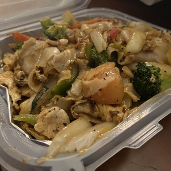Bamboo Thai Cuisine - Pad kee mao dinner - Thai Near Me - Seattle, Washington