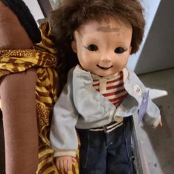 SoBro Vintage Market - Creepy dolls